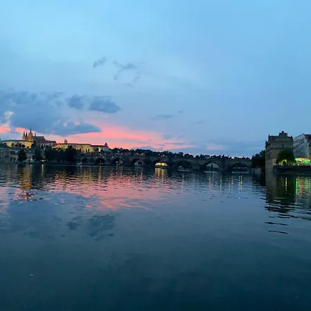 אכסניה Downtown *