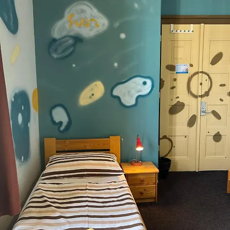 Downtown Hostel *