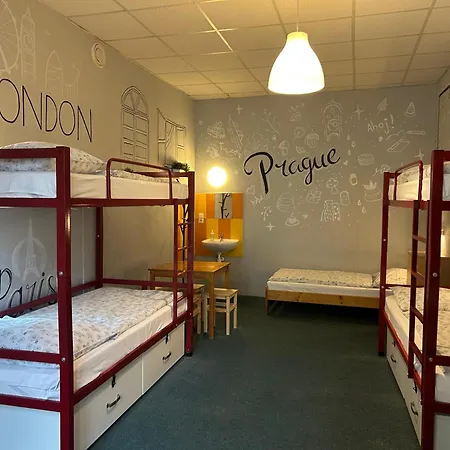 Downtown Hostel *